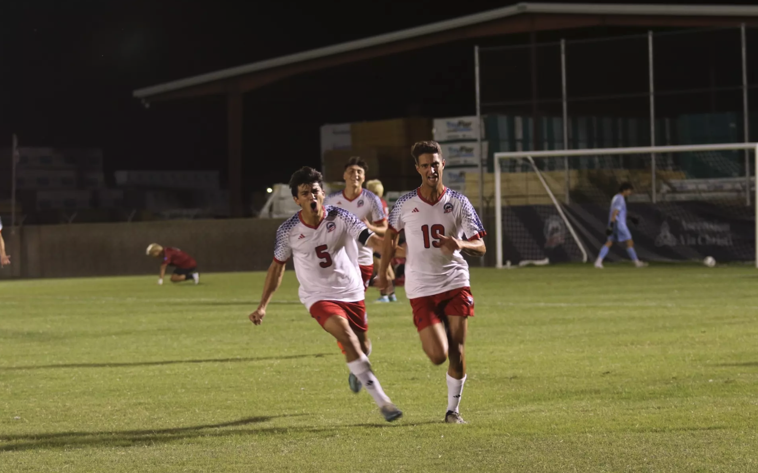 Men’s soccer overcomes injuries, has successful start to year